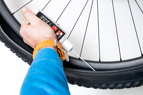 Tubeless-Reifen Dichtmilch